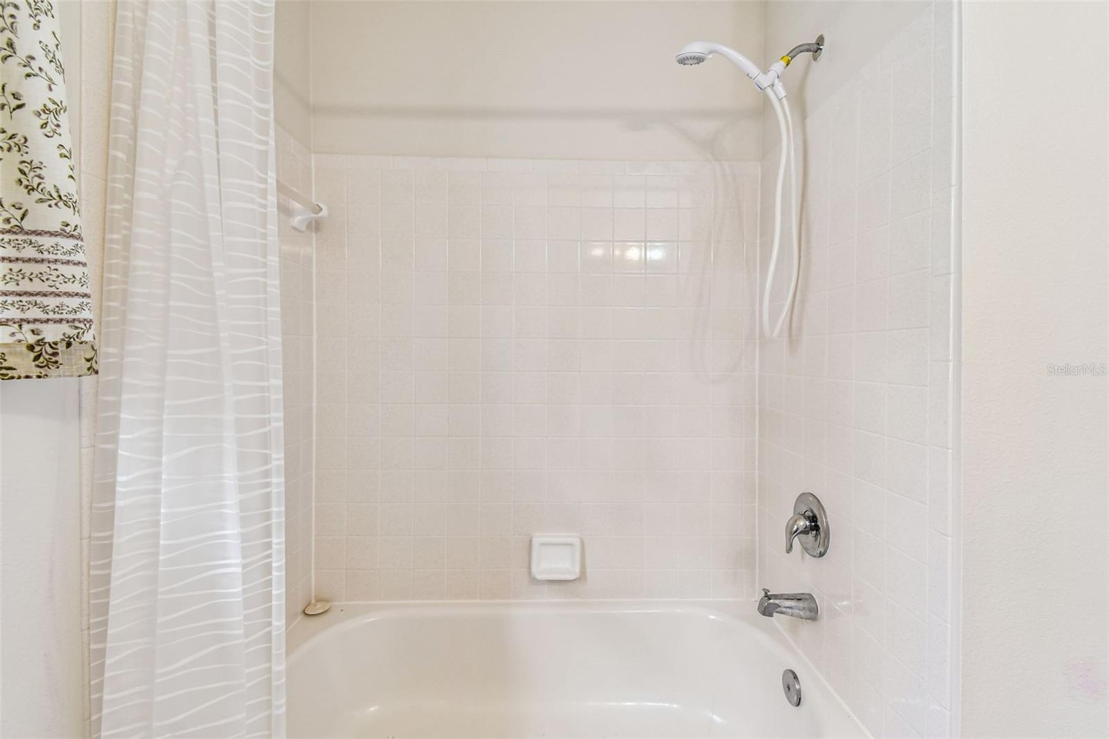 Image 17 of 28 For 460 48th Street S