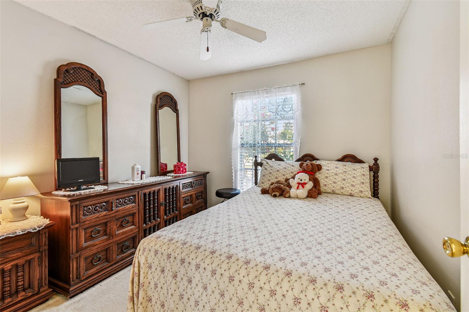 Image 18 of 28 For 460 48th Street S