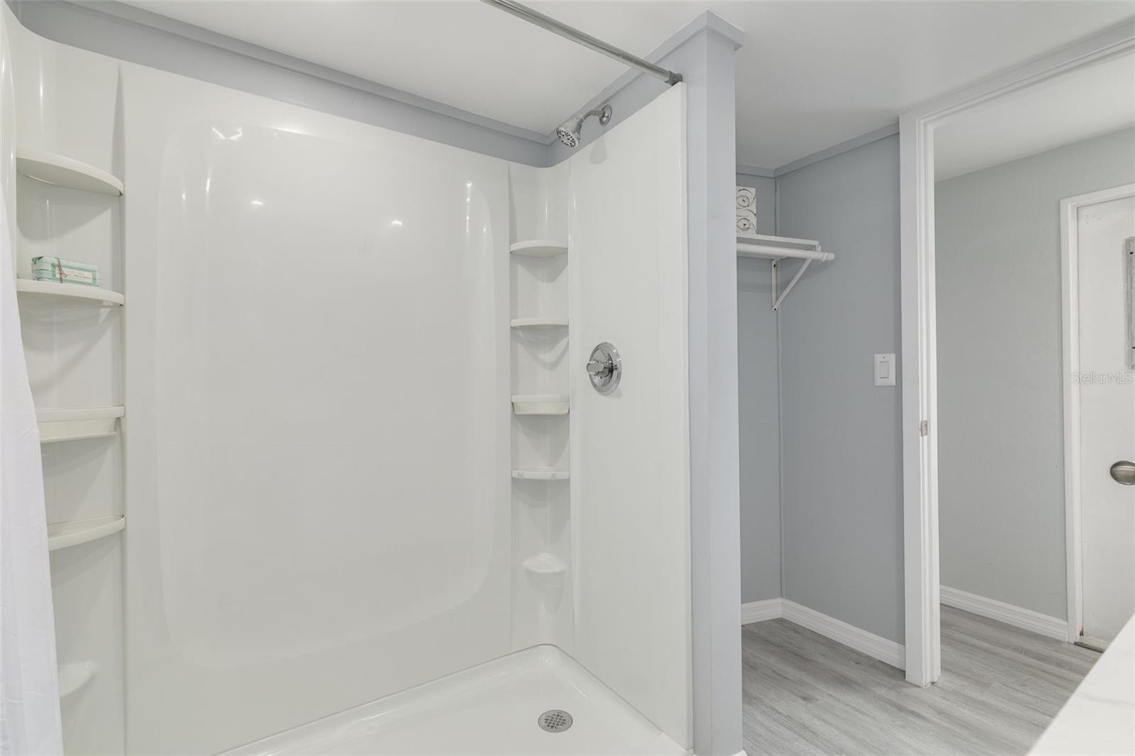 Image 17 of 37 For 7815 Greenlawn Drive