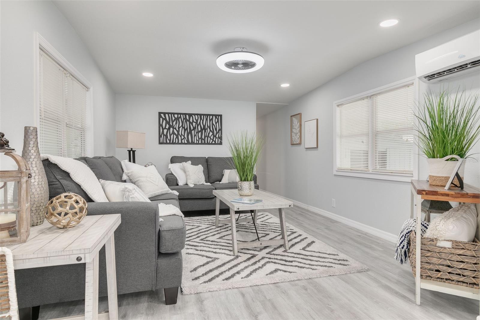 Image 7 of 37 For 7815 Greenlawn Drive