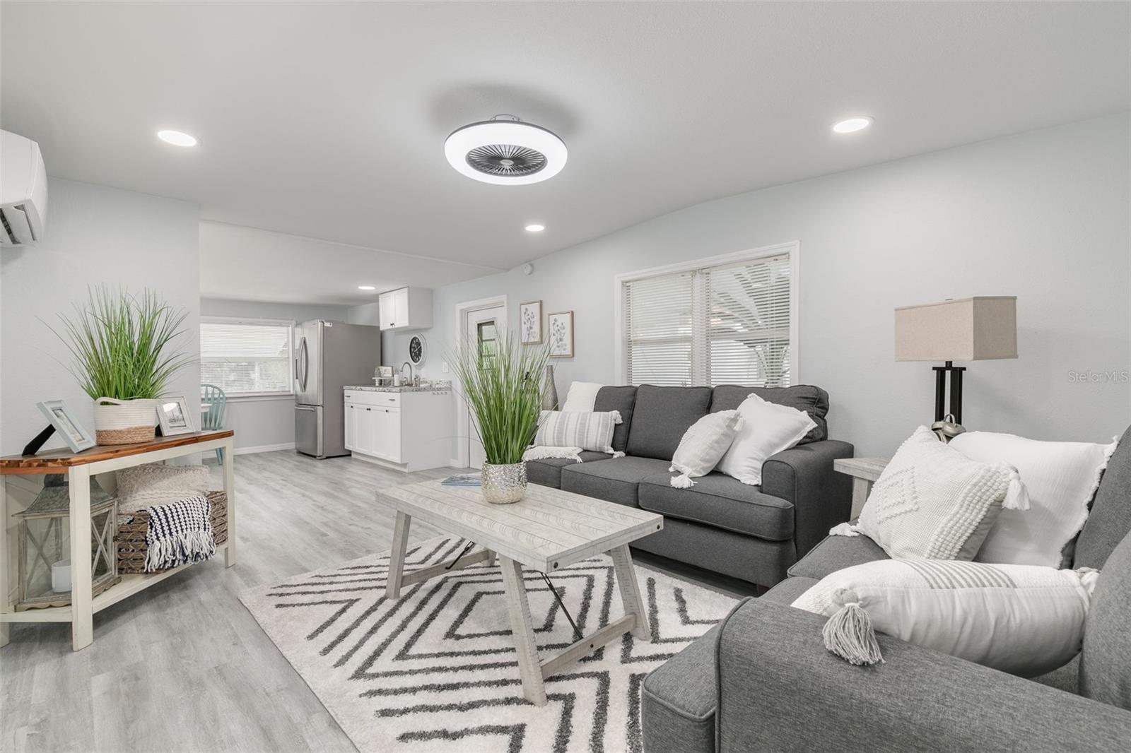 Image 8 of 37 For 7815 Greenlawn Drive