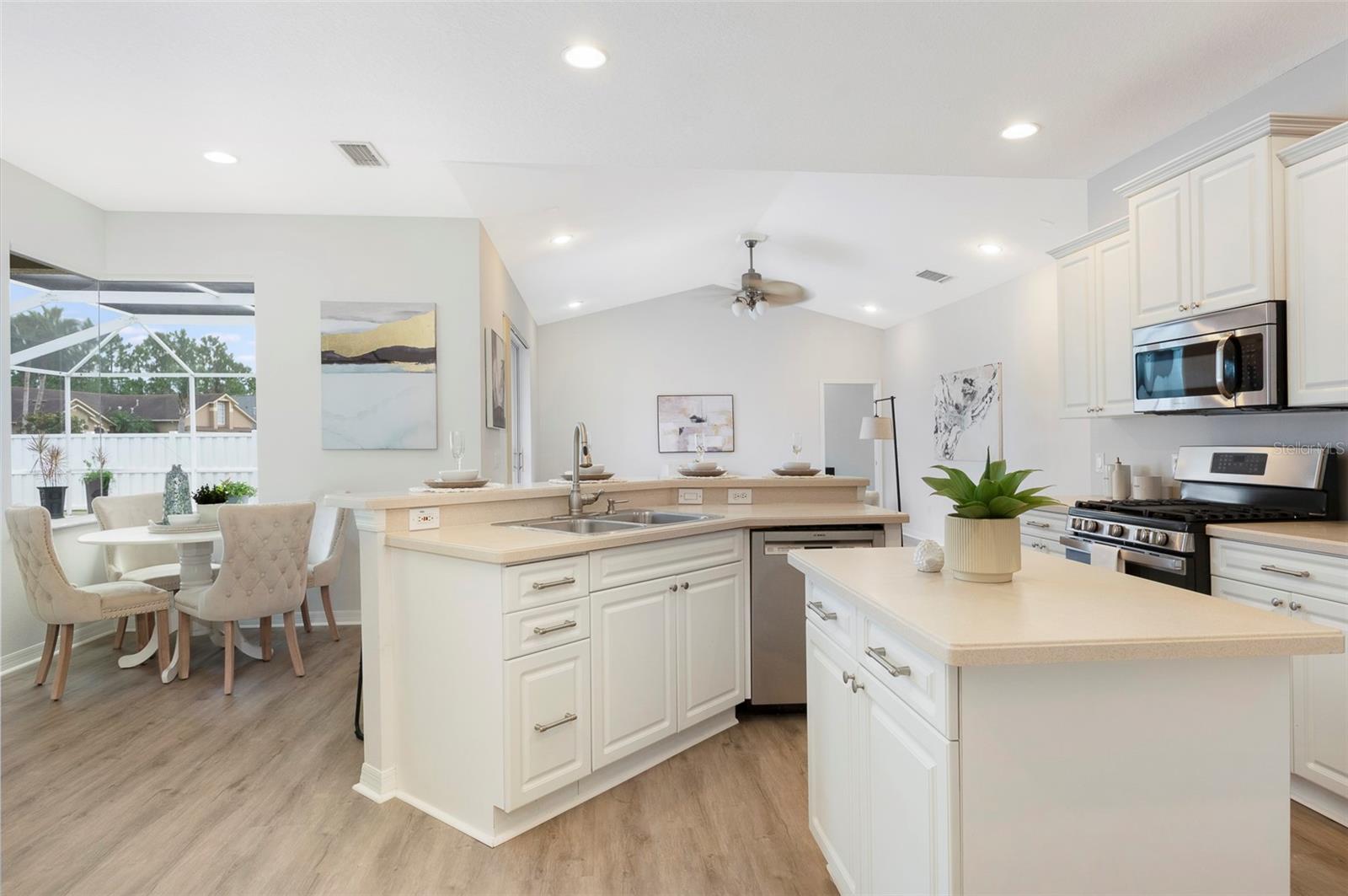 Image 15 of 61 For 14712 Coral Berry Drive