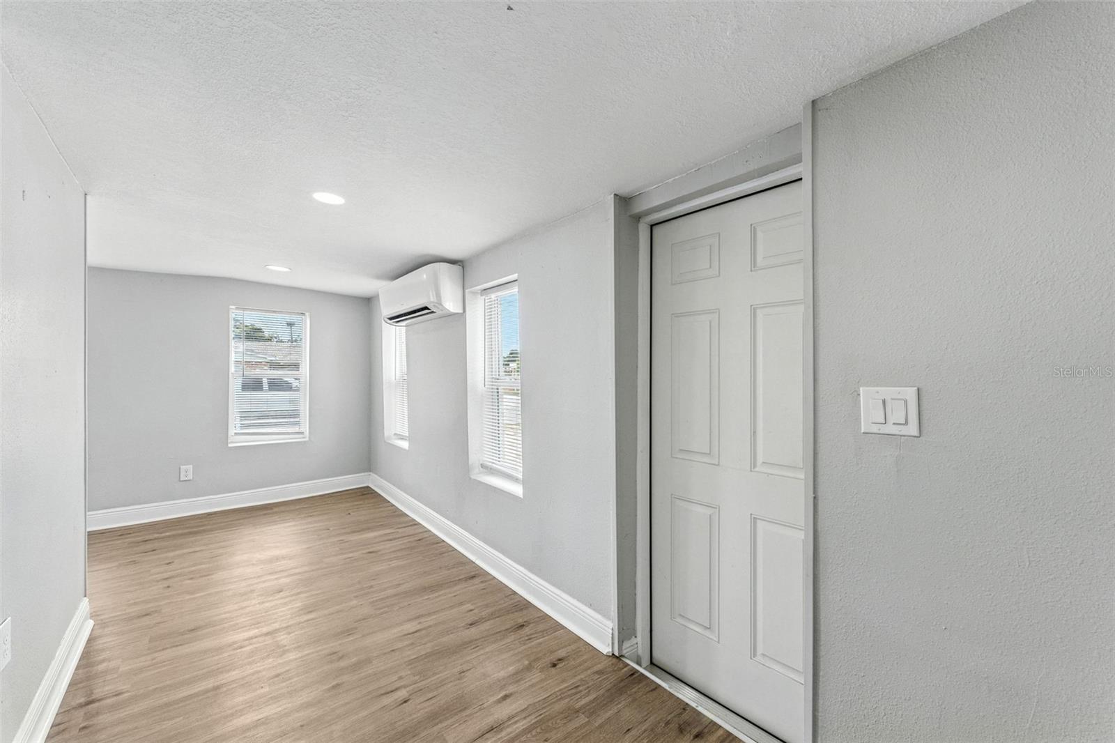 Image 19 of 25 For 19 Eagle Avenue