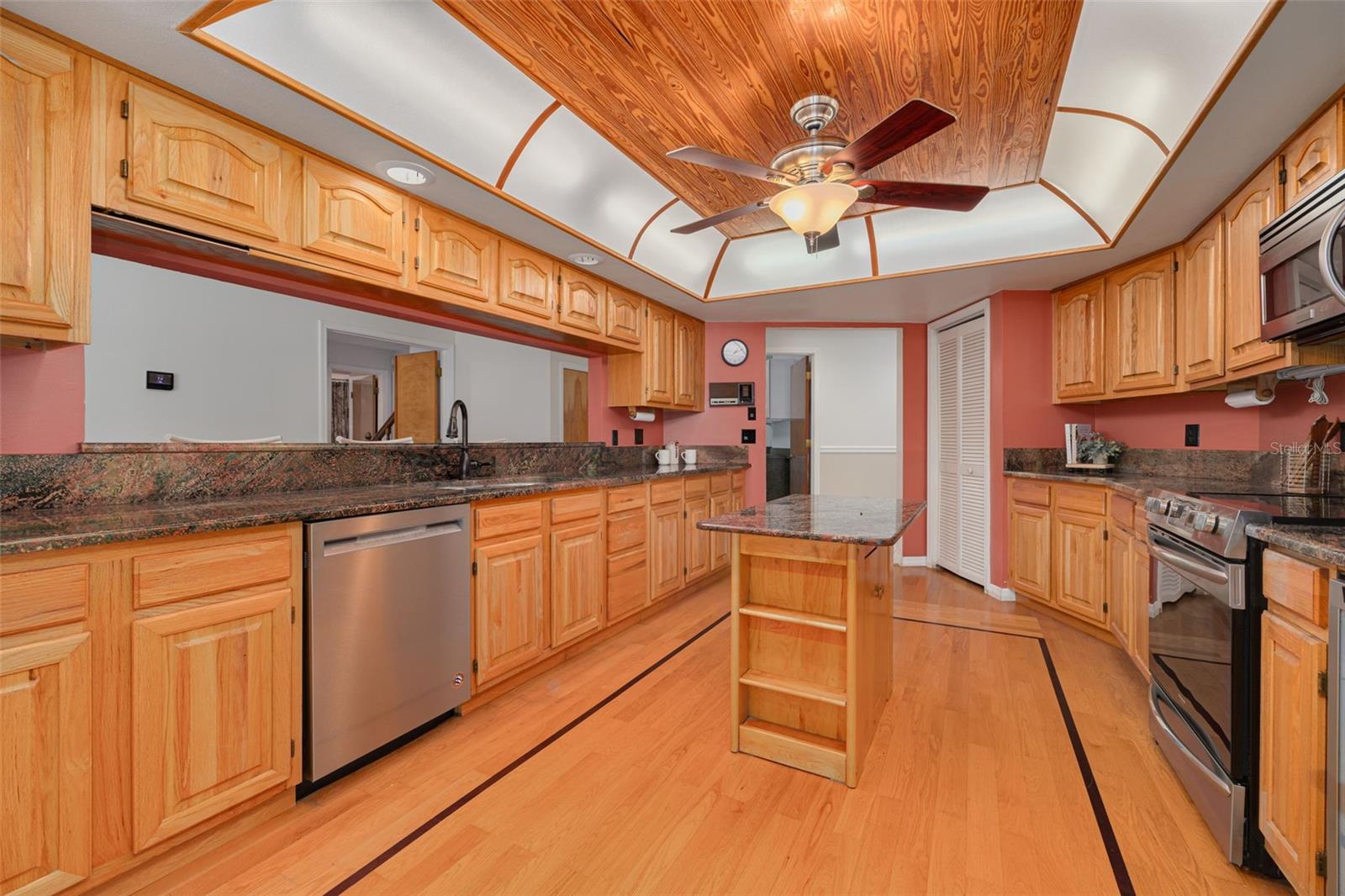 Image 12 of 49 For 10905 Spur Court