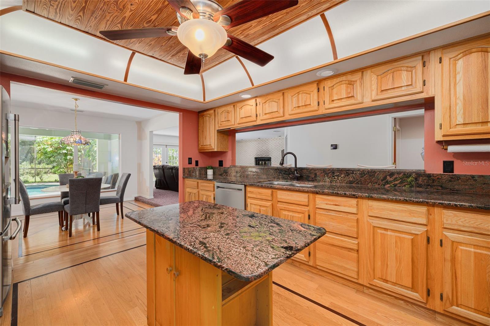 Image 14 of 49 For 10905 Spur Court