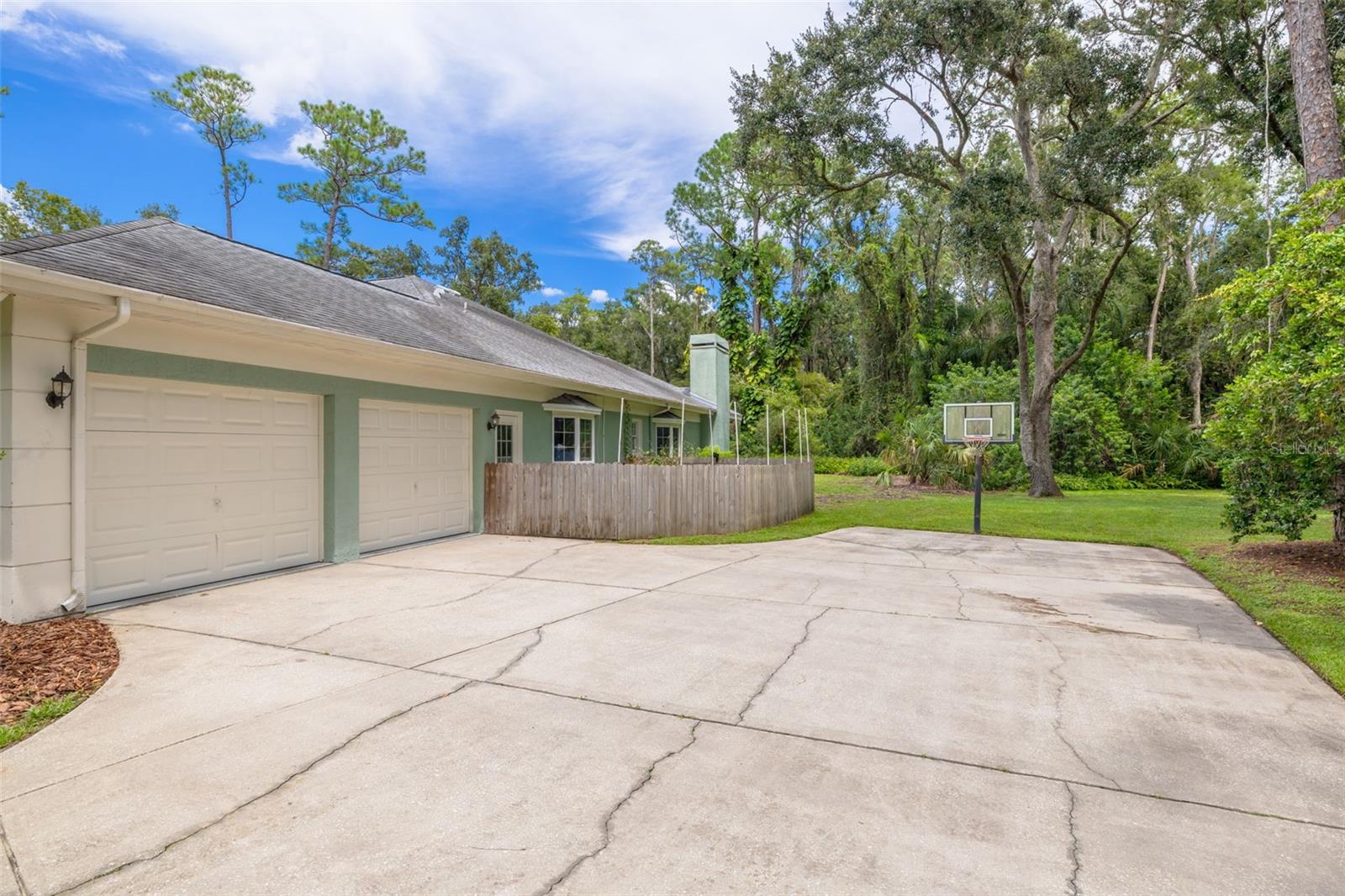 Image 47 of 49 For 10905 Spur Court