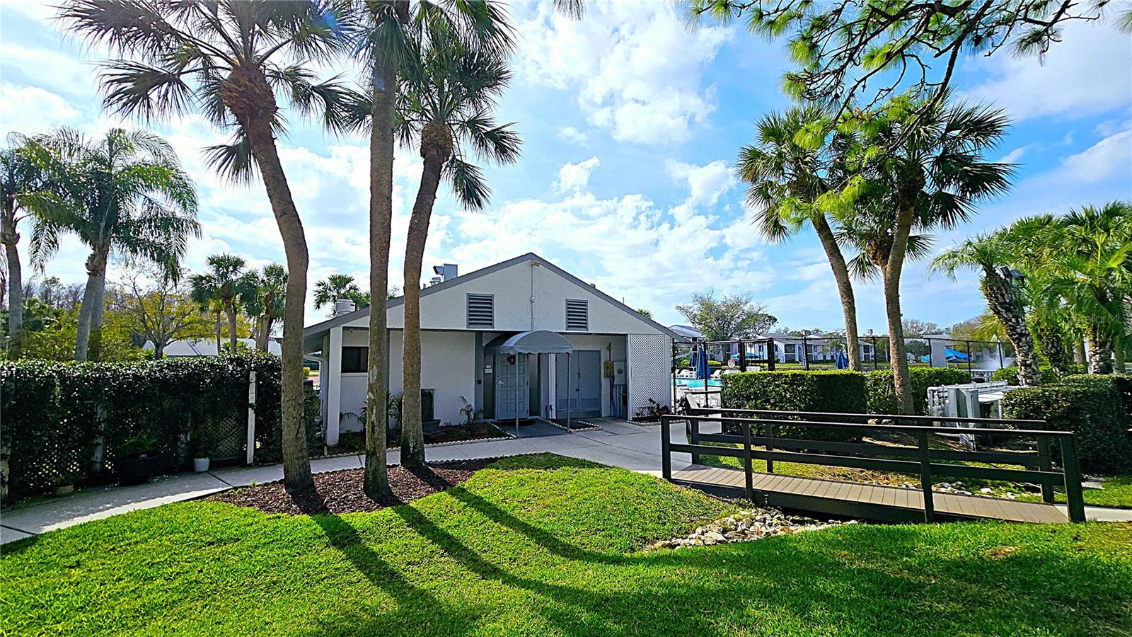 Image 40 of 50 For 1109 Pine Ridge Circle W C1