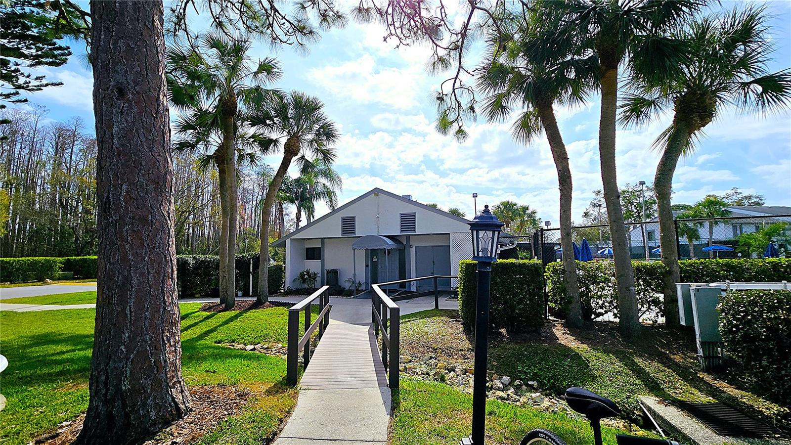 Image 41 of 50 For 1109 Pine Ridge Circle W C1