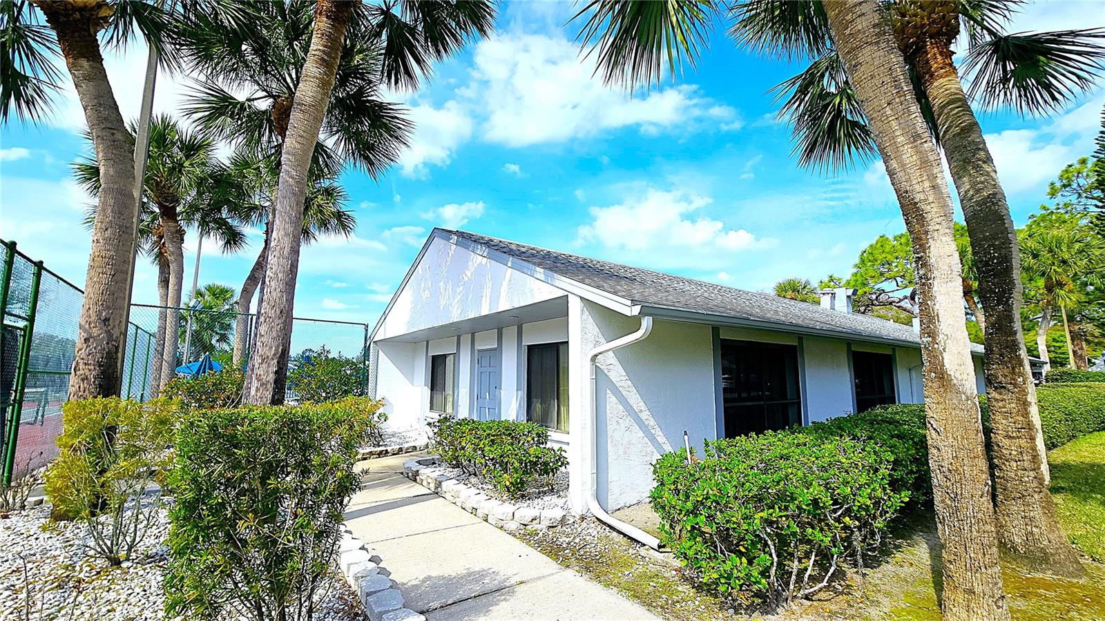 Image 42 of 50 For 1109 Pine Ridge Circle W C1