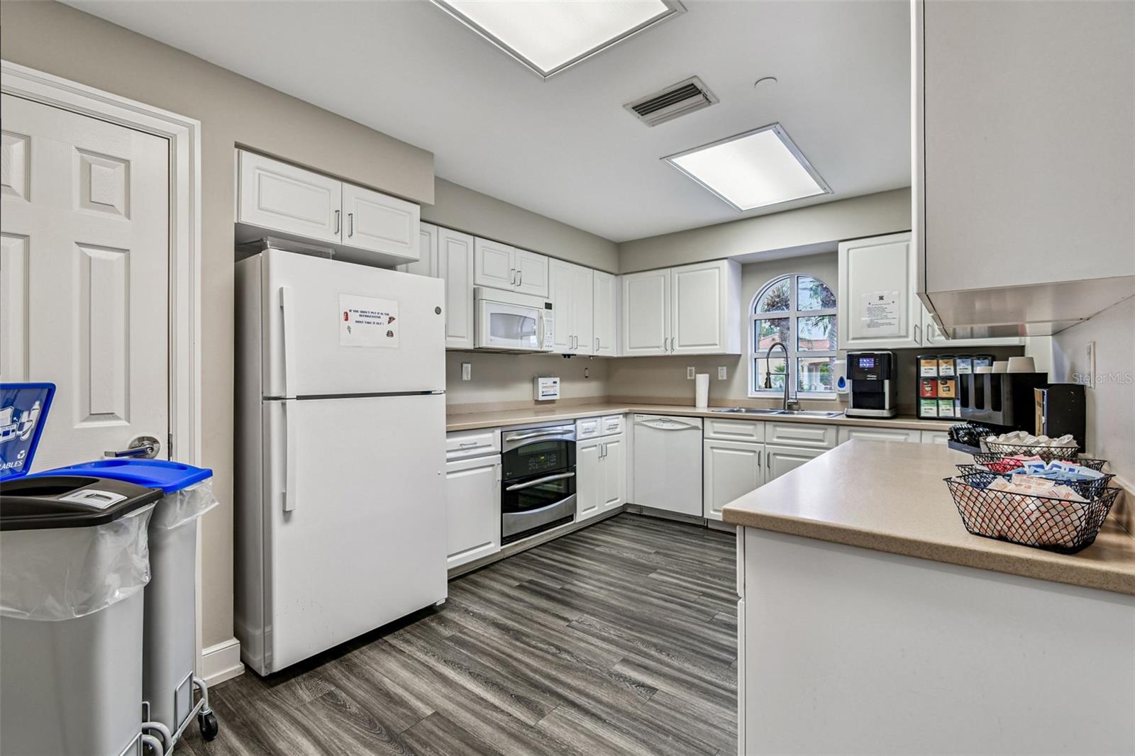 Image 54 of 82 For 5373 Eliseo Street