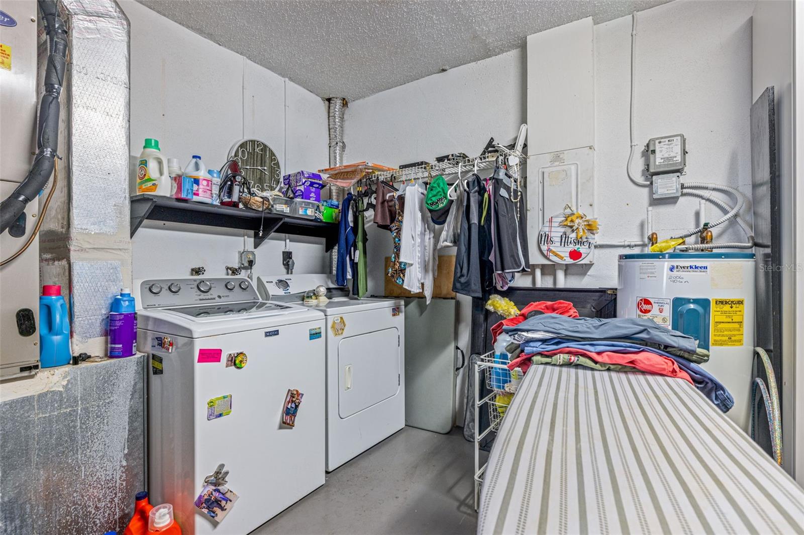 Image 31 of 42 For 468 Lakeview Drive 21