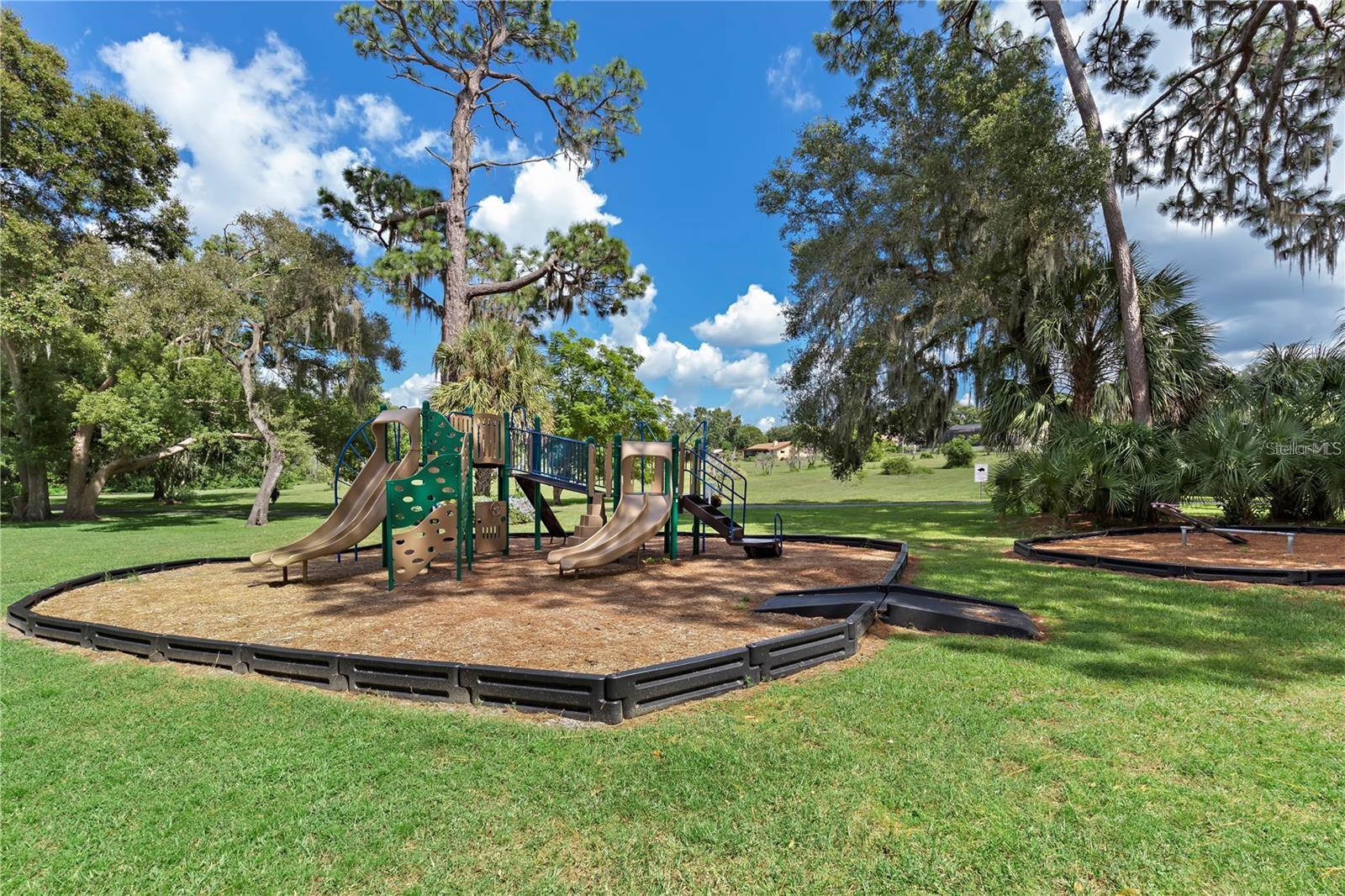Image 39 of 42 For 468 Lakeview Drive 21