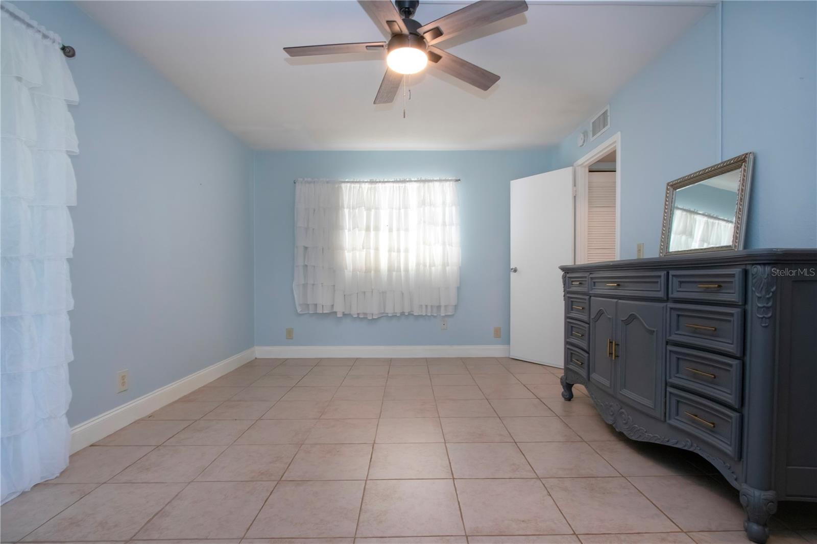 Image 16 of 48 For 1802 Bedford Terrace 170