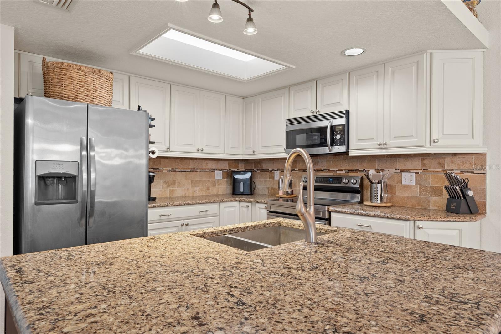 Image 6 of 48 For 3452 Primrose Way