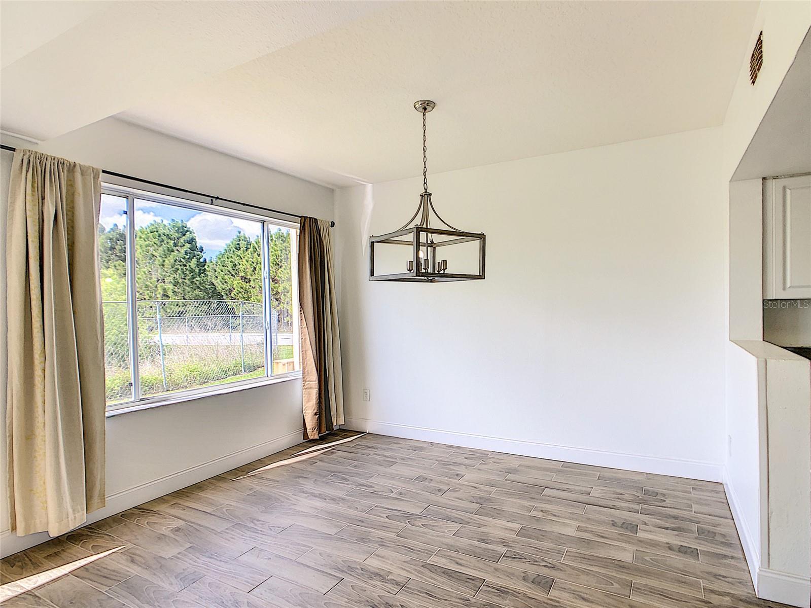 Image 34 of 57 For 111 Washington Palm Loop B Unit