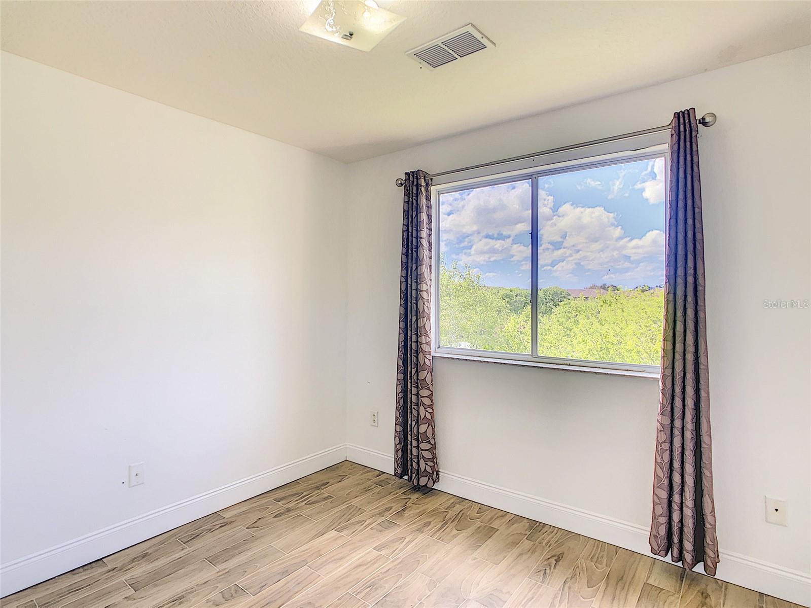 Image 36 of 57 For 111 Washington Palm Loop B Unit