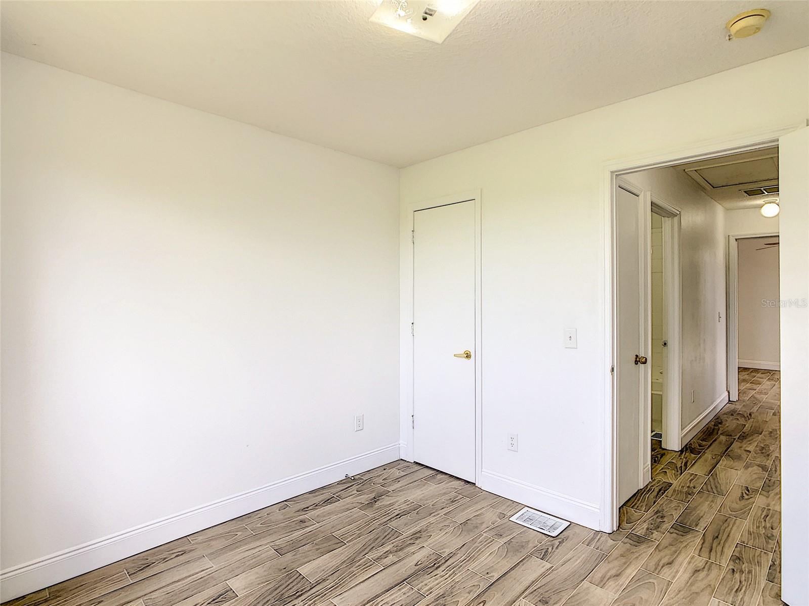 Image 37 of 57 For 111 Washington Palm Loop B Unit