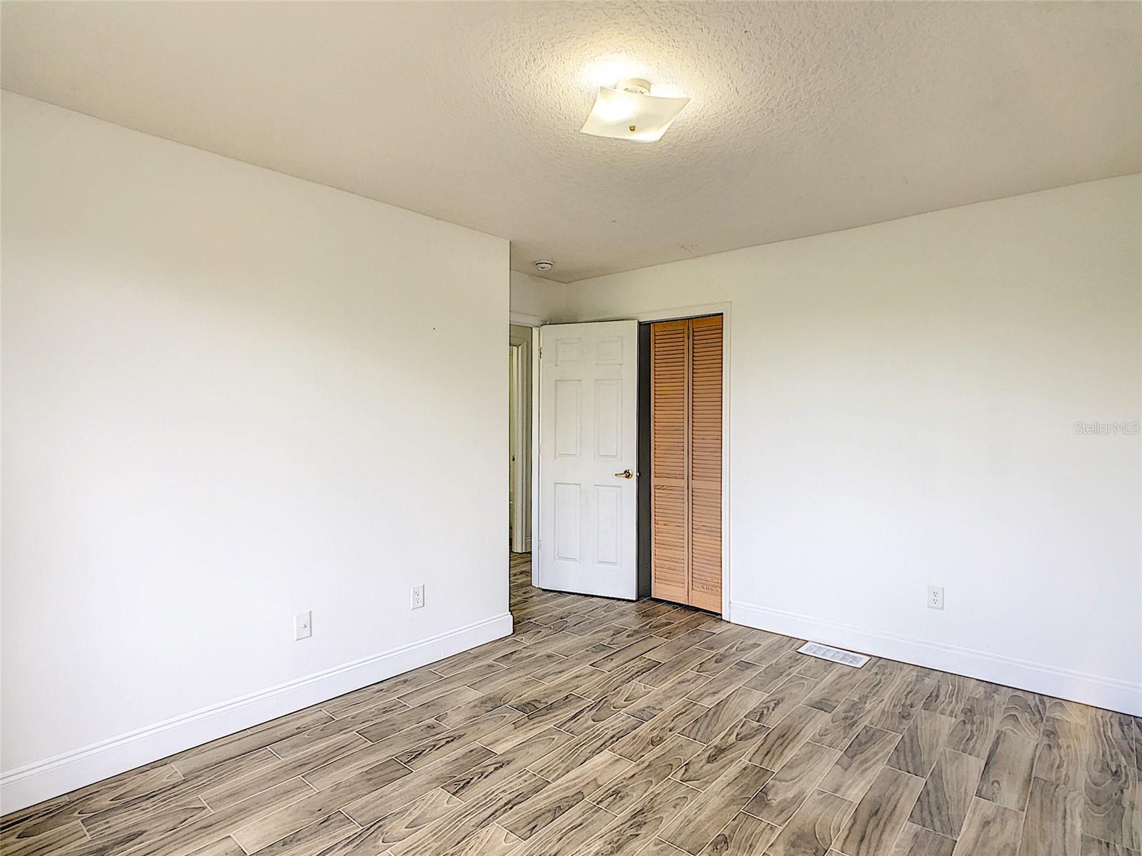 Image 39 of 57 For 111 Washington Palm Loop B Unit