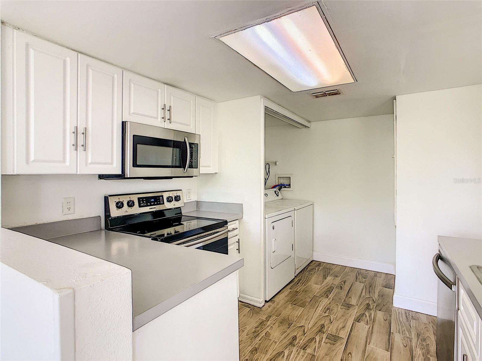 Image 4 of 57 For 111 Washington Palm Loop B Unit