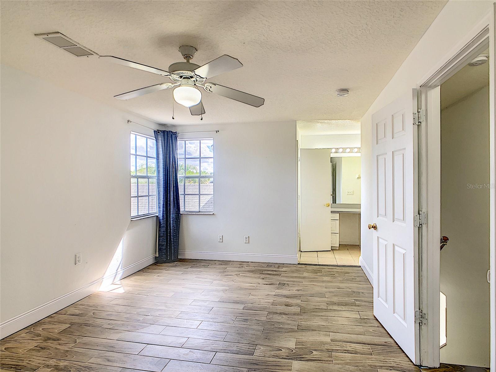 Image 43 of 57 For 111 Washington Palm Loop B Unit