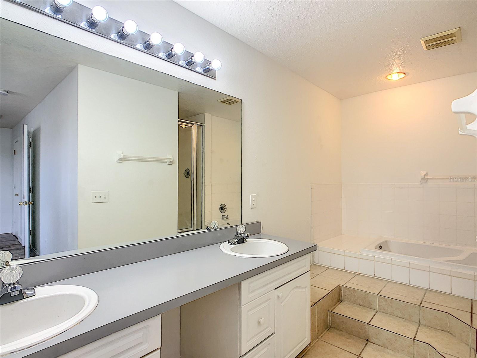 Image 47 of 57 For 111 Washington Palm Loop B Unit