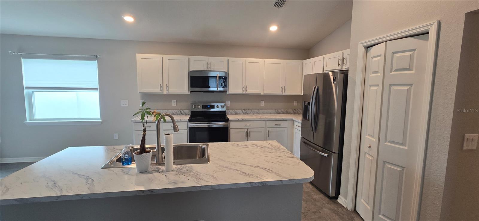 Image 4 of 13 For 6738 Hanworth Lane