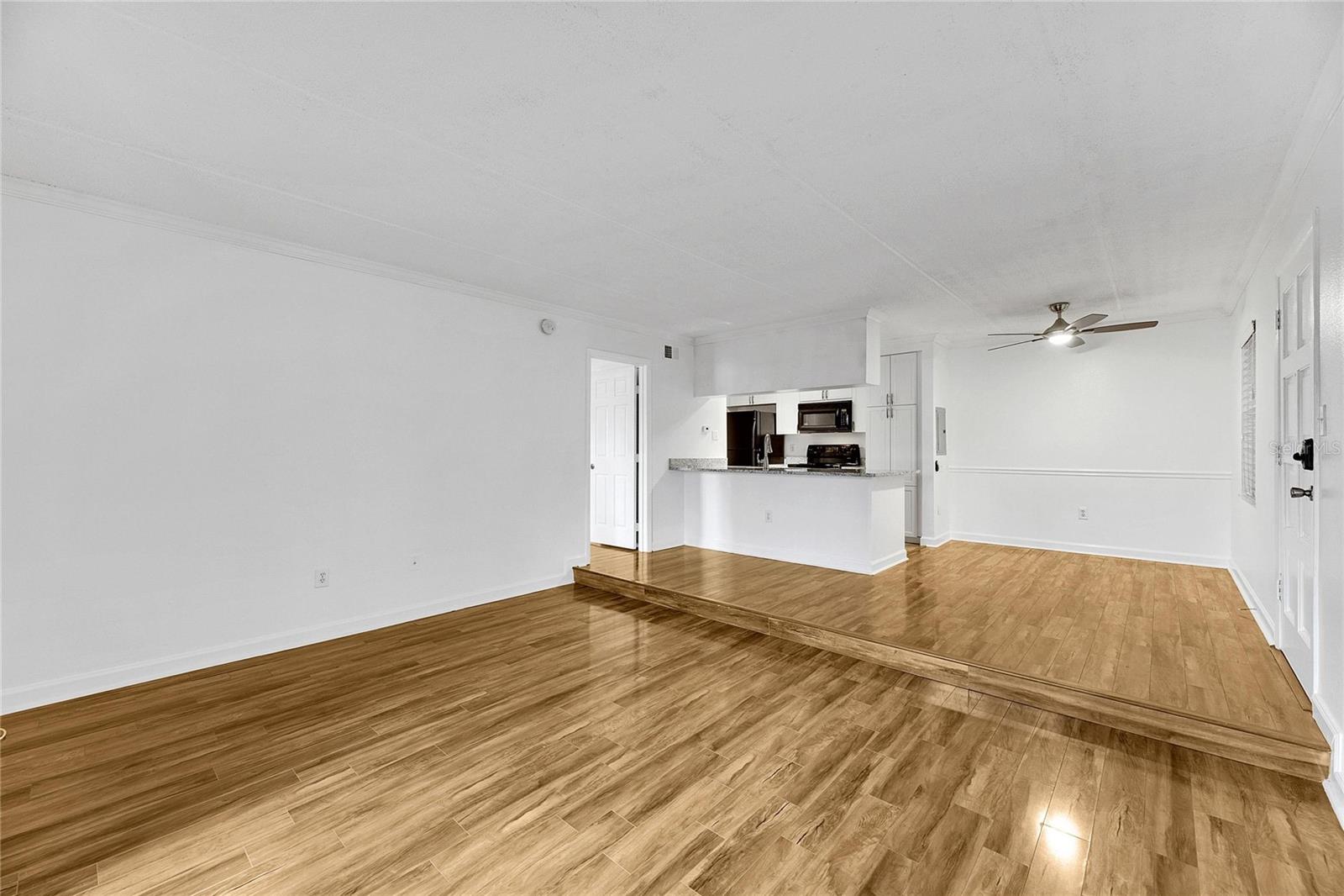 Image 12 of 30 For 5304 Kennedy Boulevard 106