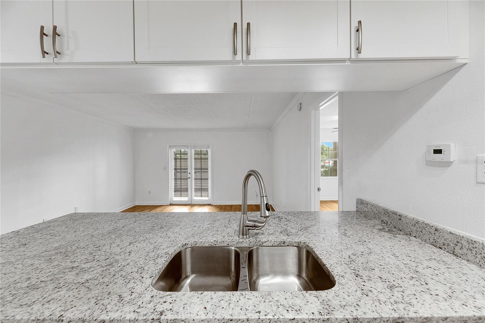 Image 8 of 30 For 5304 Kennedy Boulevard 106