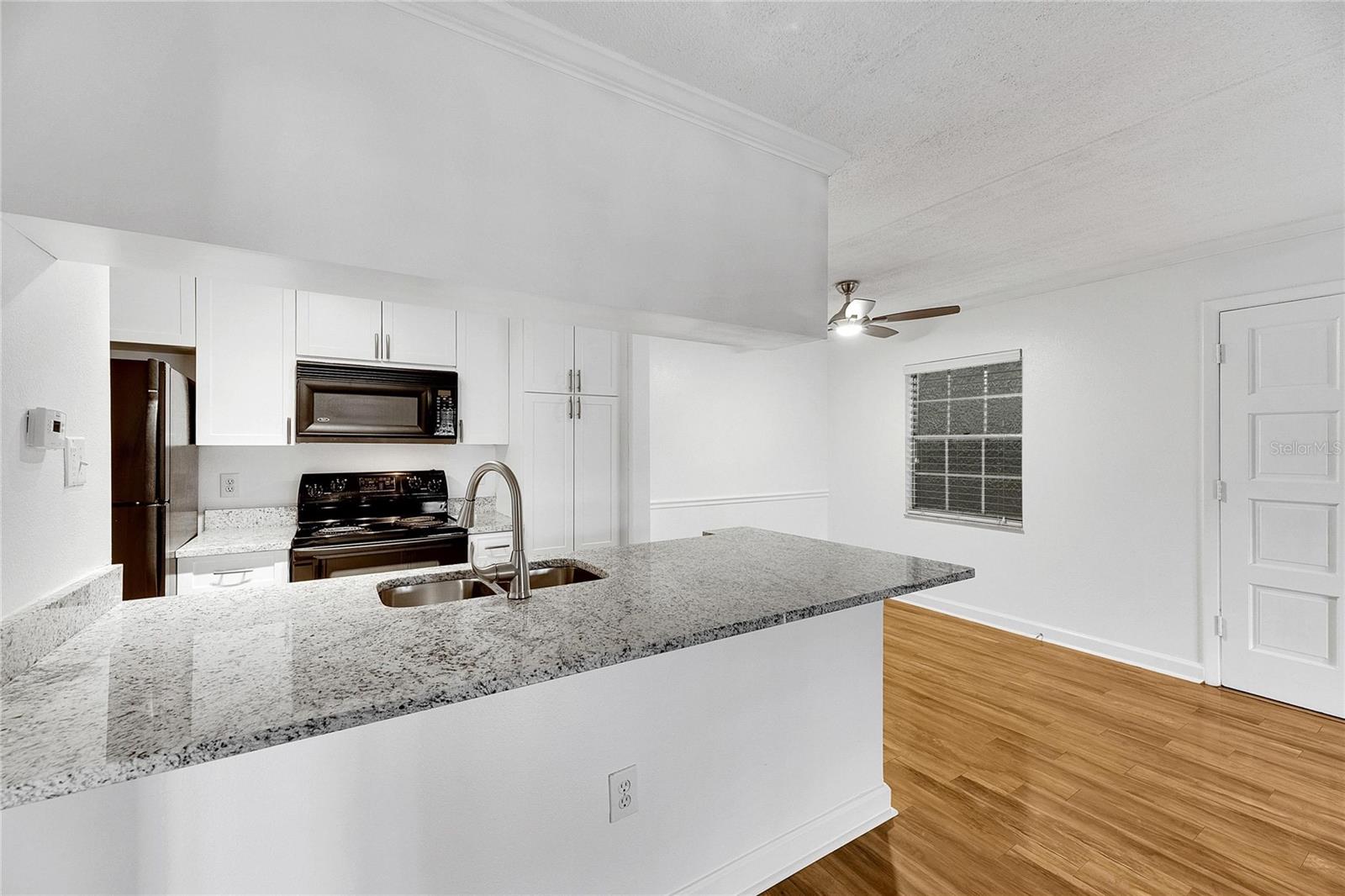 Image 9 of 30 For 5304 Kennedy Boulevard 106