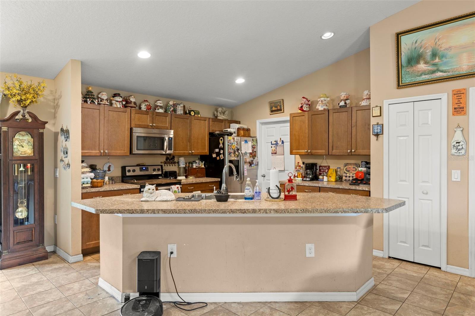 Image 11 of 28 For 17345 Valencia Drive