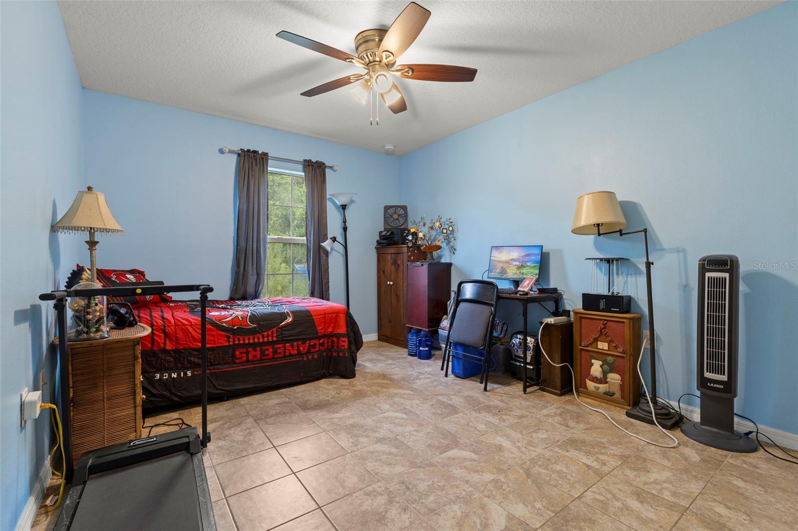 Image 22 of 28 For 17345 Valencia Drive