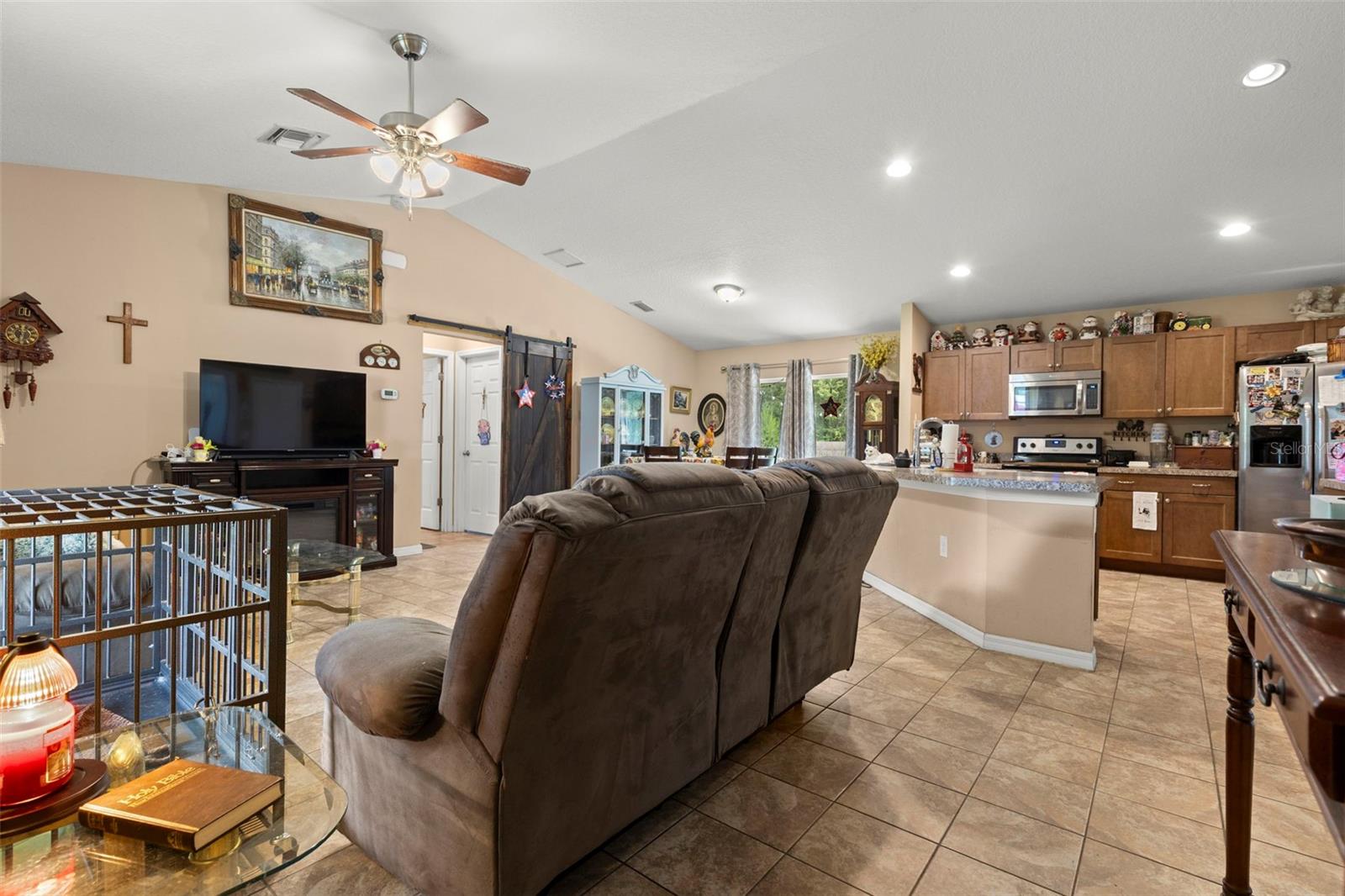 Image 5 of 28 For 17345 Valencia Drive