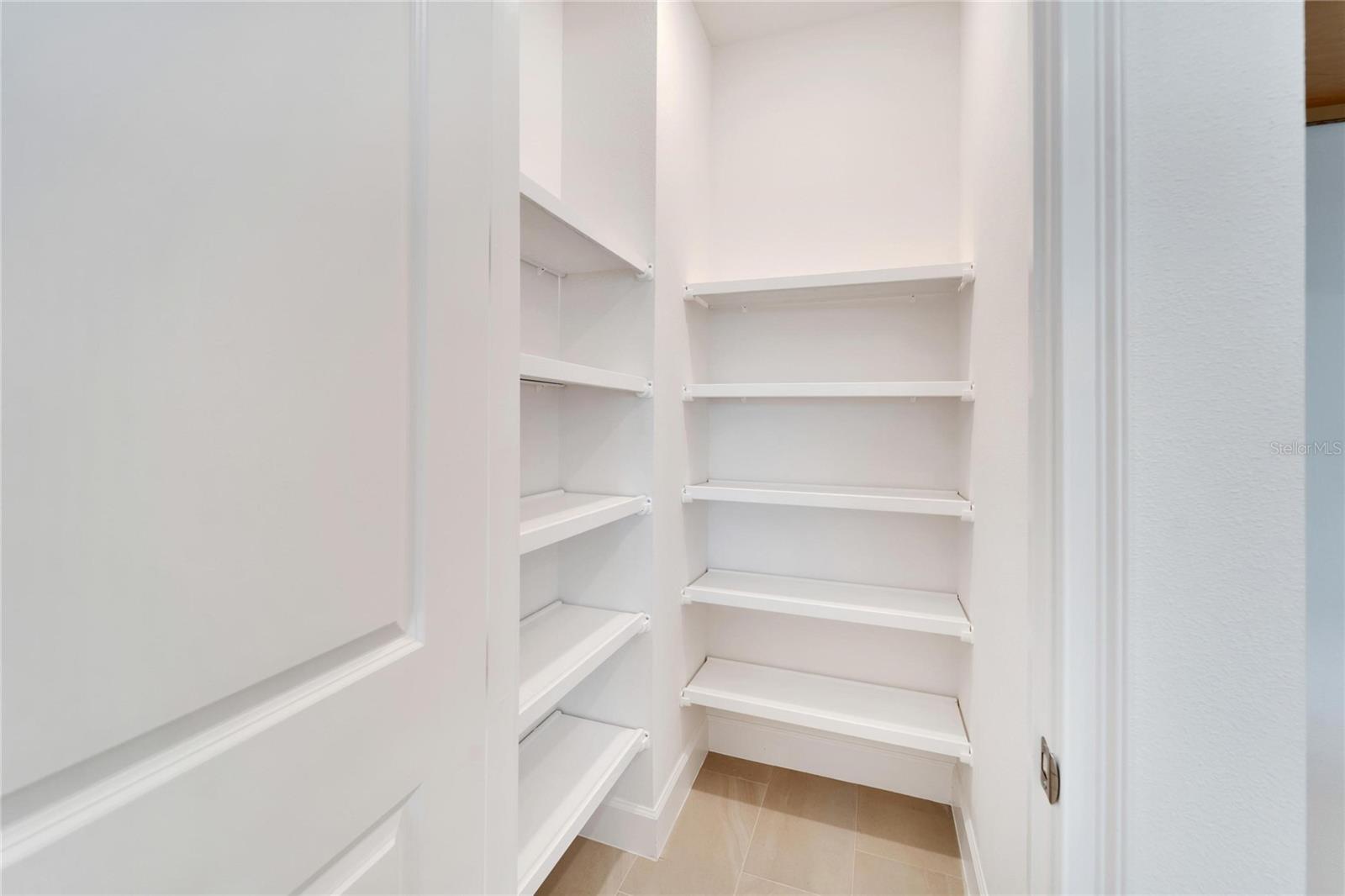 Image 11 of 65 For 943 Signet Drive