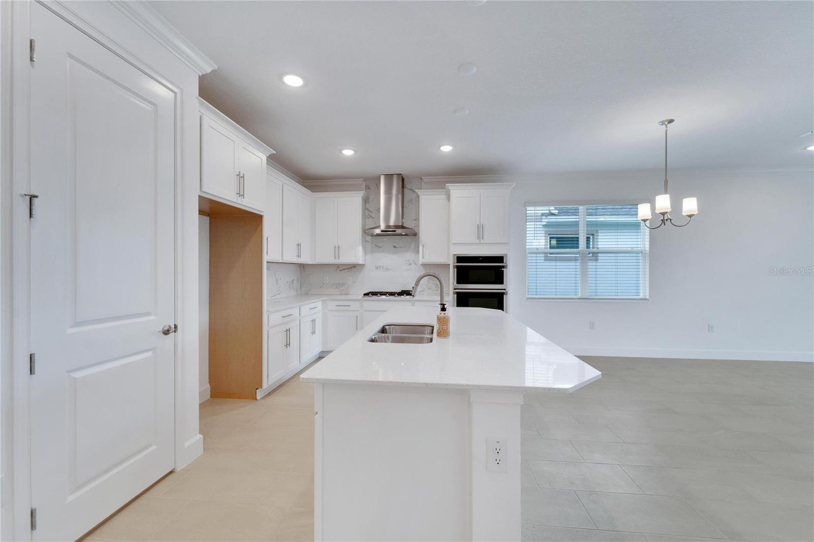 Image 12 of 65 For 943 Signet Drive