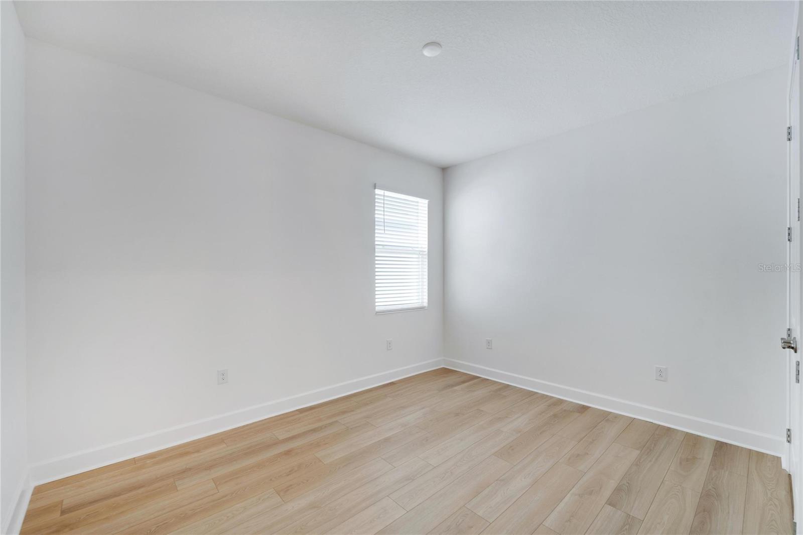 Image 37 of 65 For 943 Signet Drive