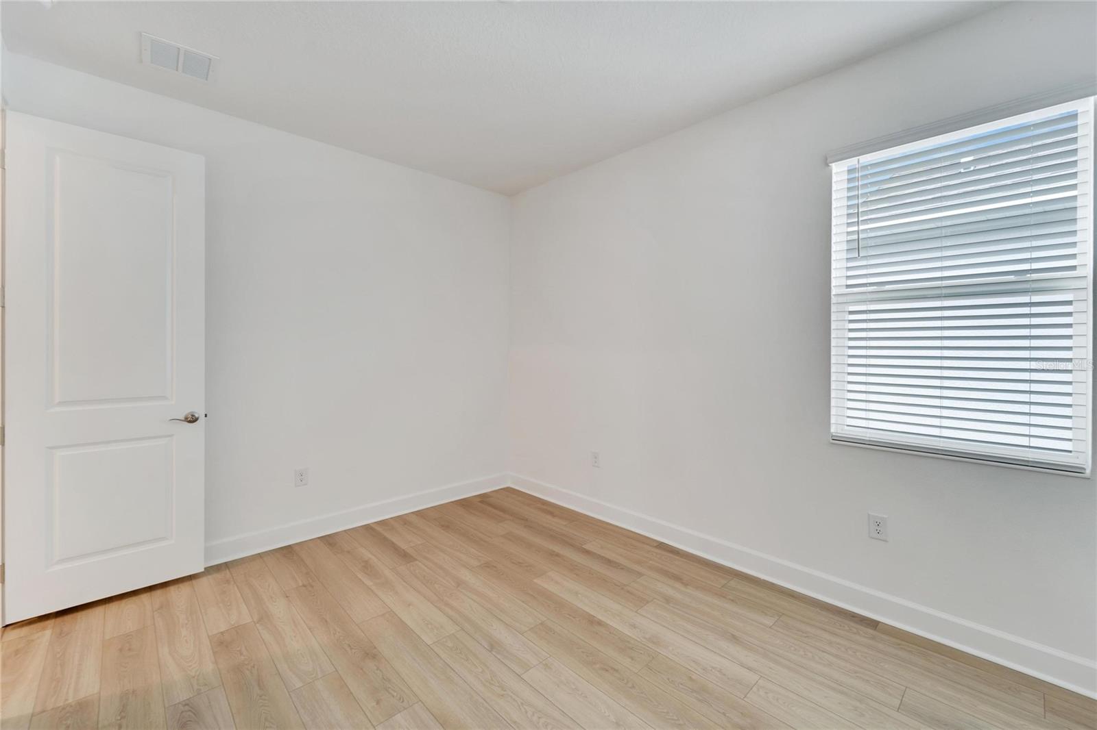 Image 39 of 65 For 943 Signet Drive