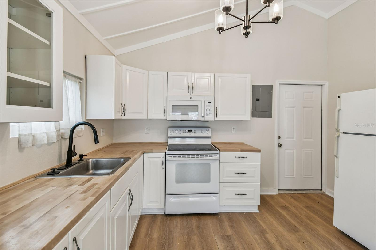 Image 23 of 34 For 2705 7th Avenue N