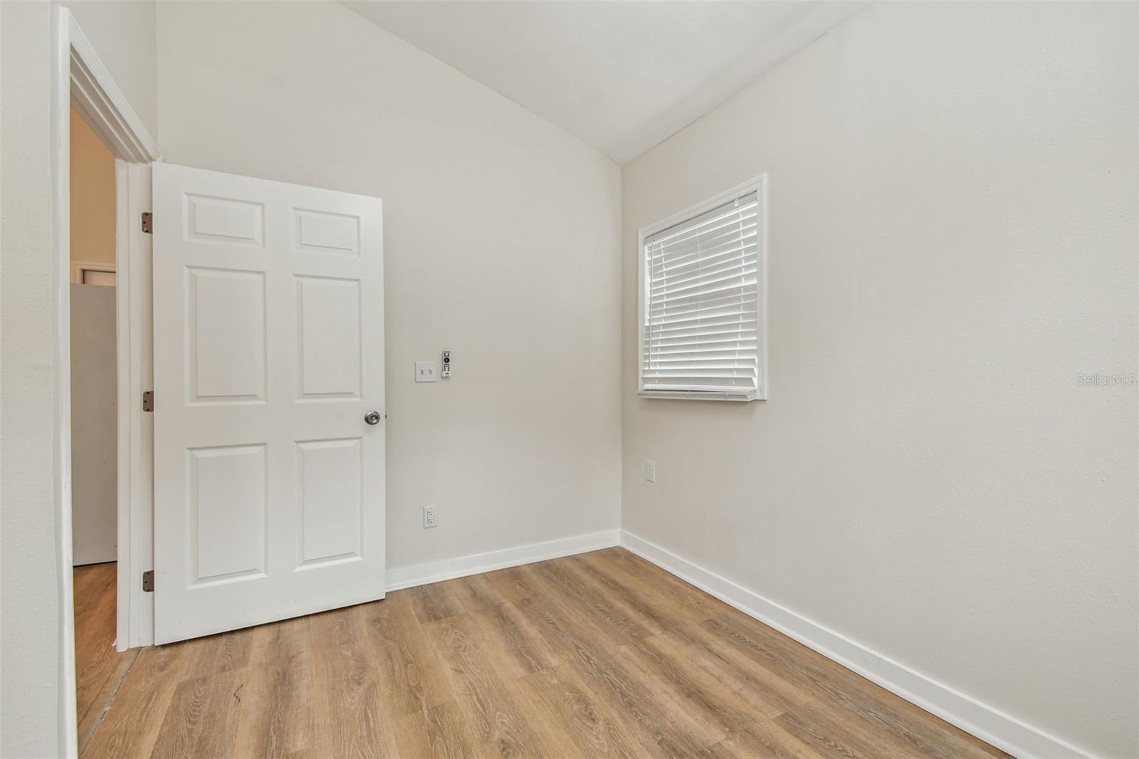 Image 28 of 34 For 2705 7th Avenue N