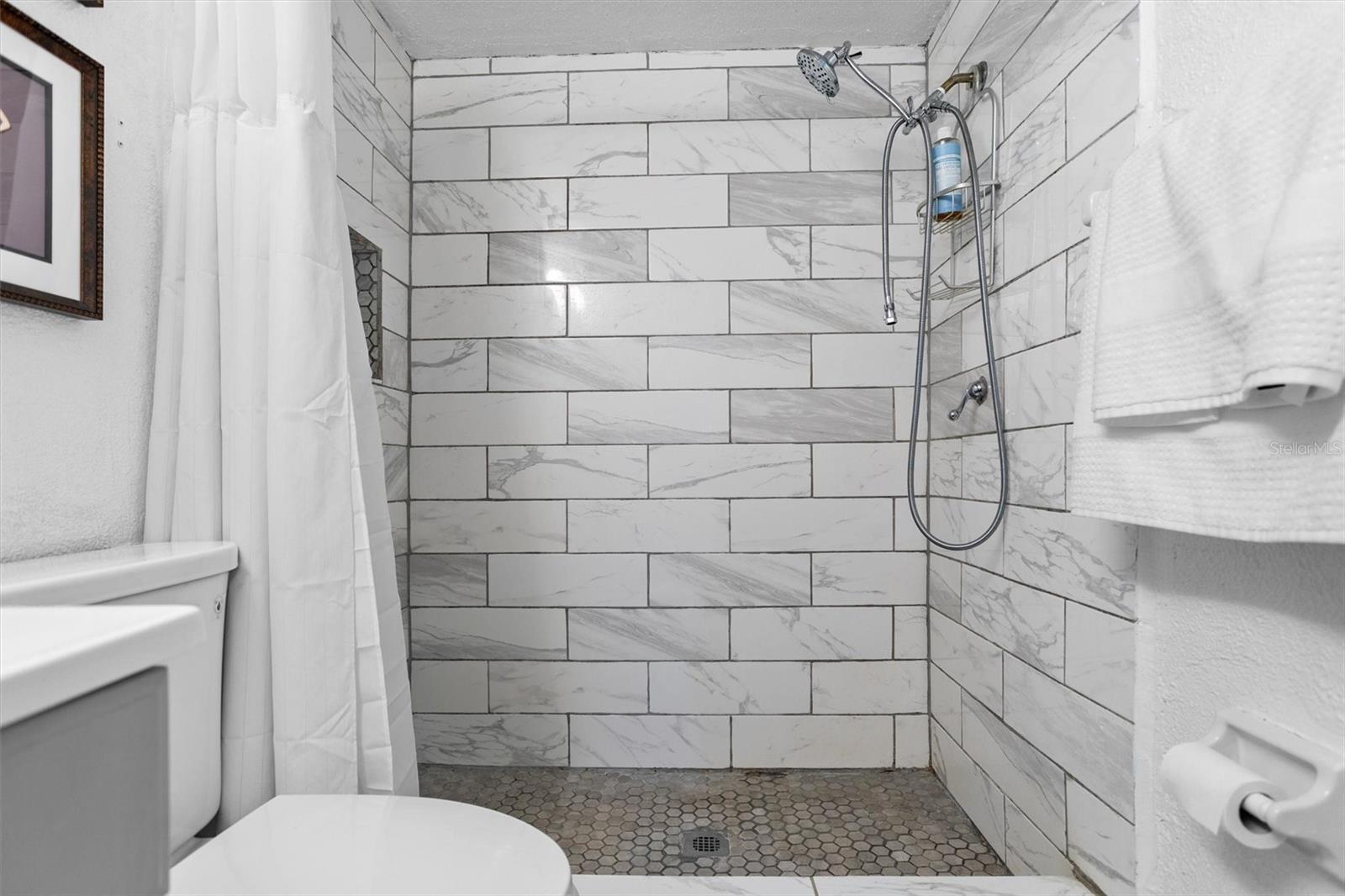 Image 12 of 22 For 2176 Winchester Road N 4