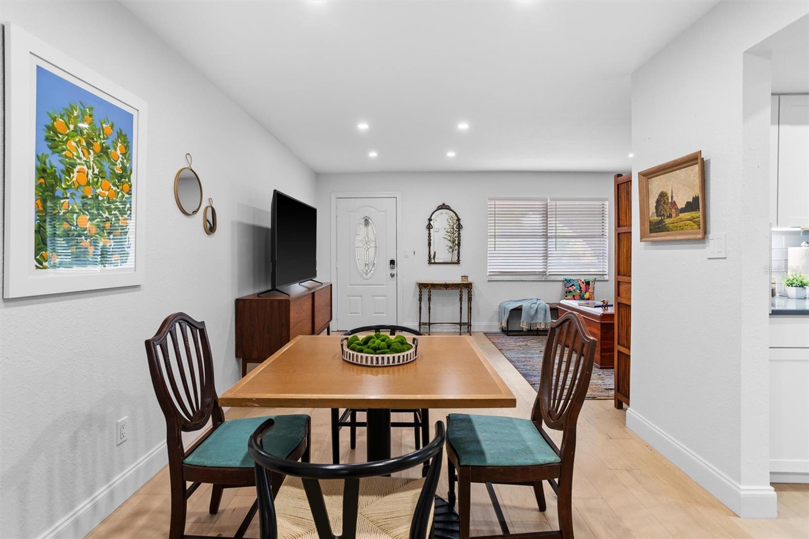 Image 8 of 22 For 2176 Winchester Road N 4