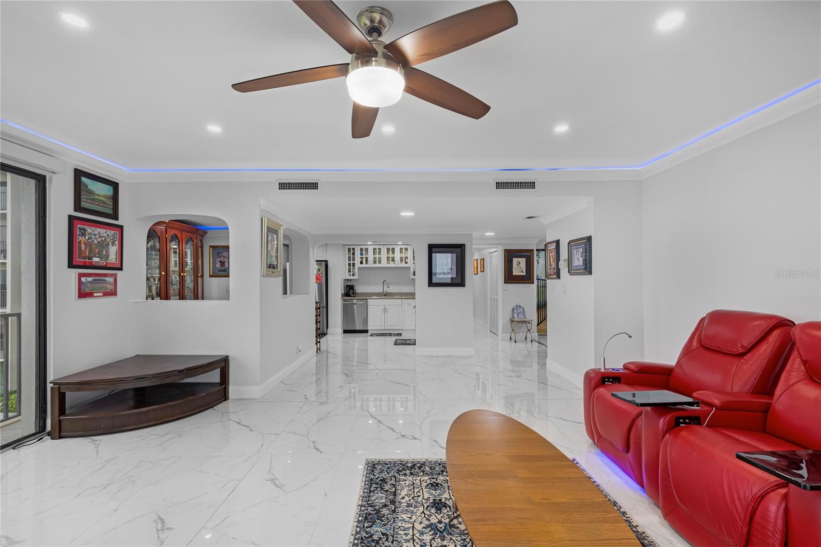 Image 10 of 37 For 1501 Gulf Boulevard 305