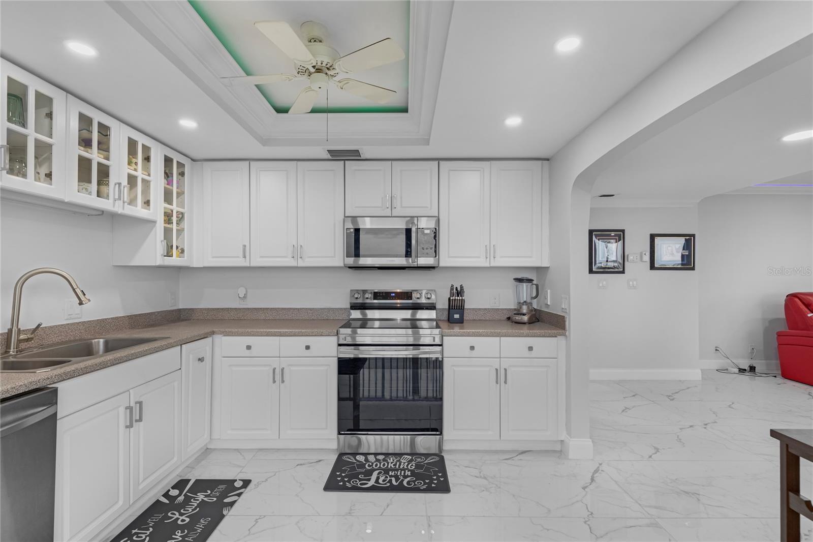 Image 13 of 37 For 1501 Gulf Boulevard 305