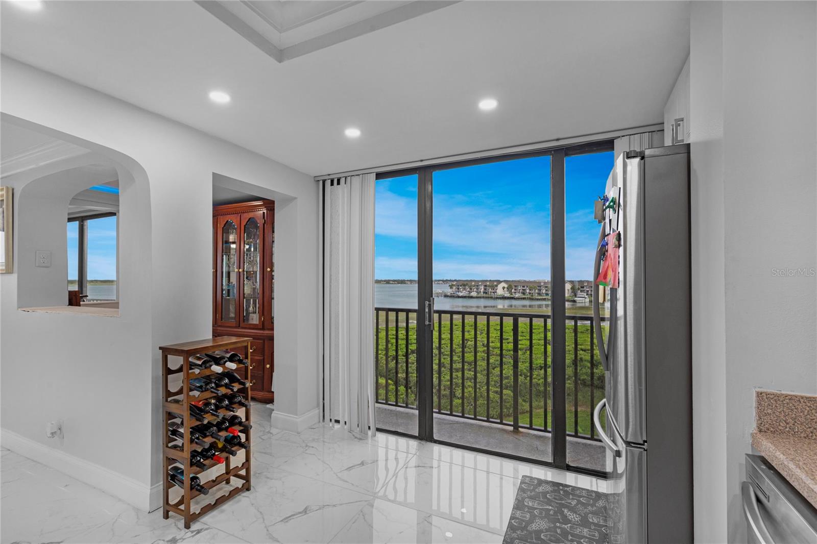 Image 15 of 37 For 1501 Gulf Boulevard 305