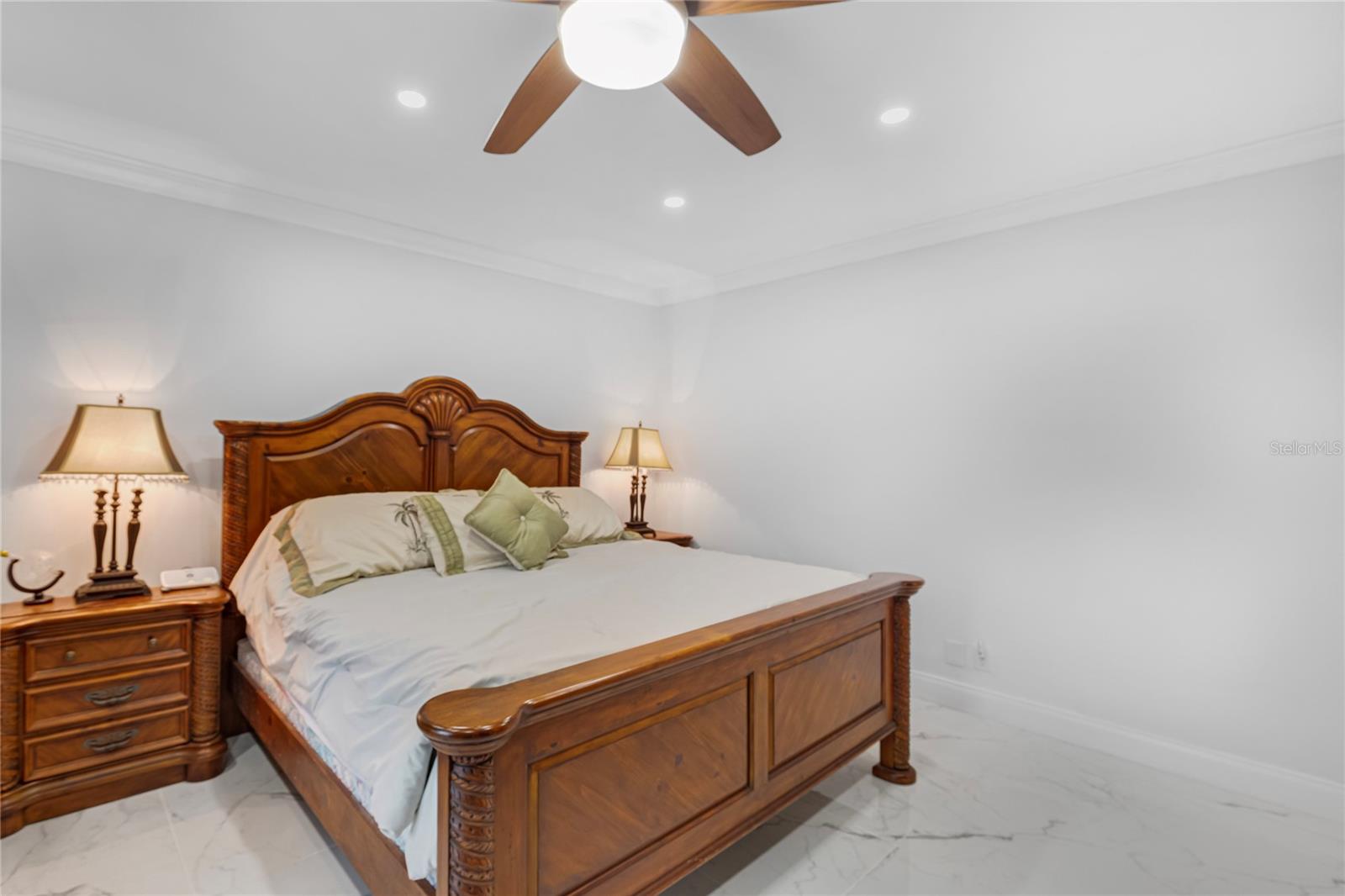 Image 19 of 37 For 1501 Gulf Boulevard 305