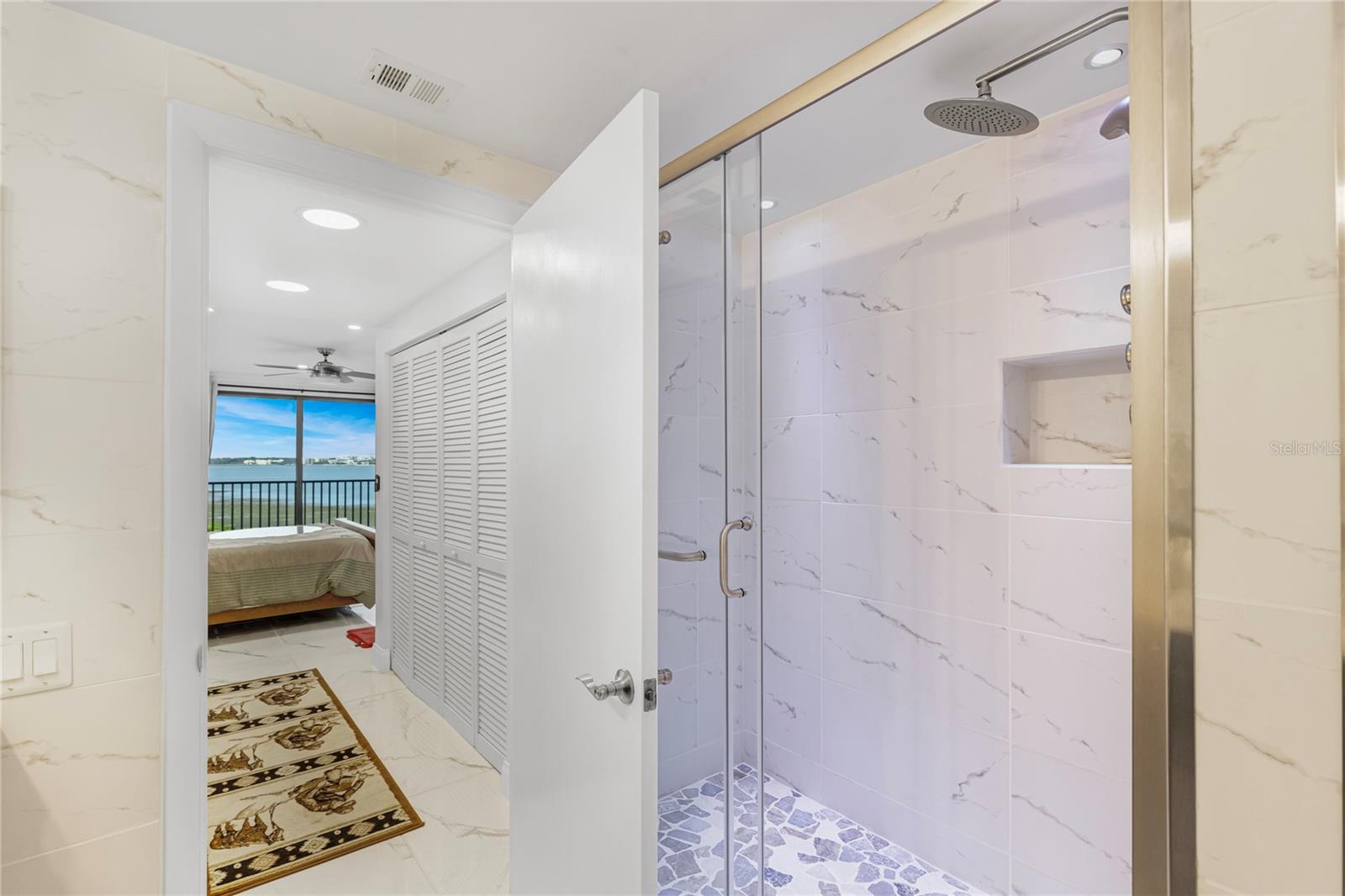 Image 25 of 37 For 1501 Gulf Boulevard 305