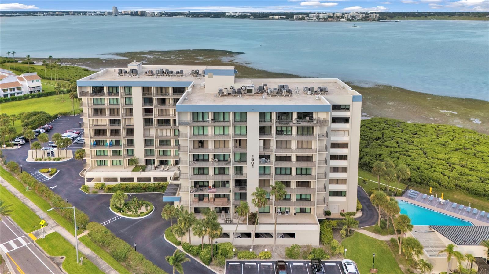 Image 31 of 37 For 1501 Gulf Boulevard 305