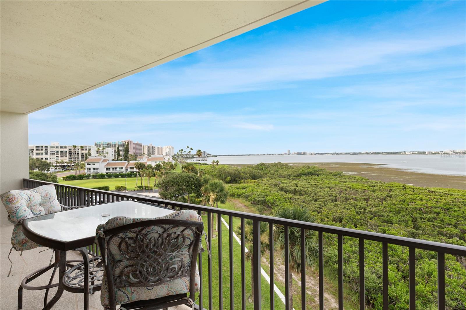 Image 7 of 37 For 1501 Gulf Boulevard 305