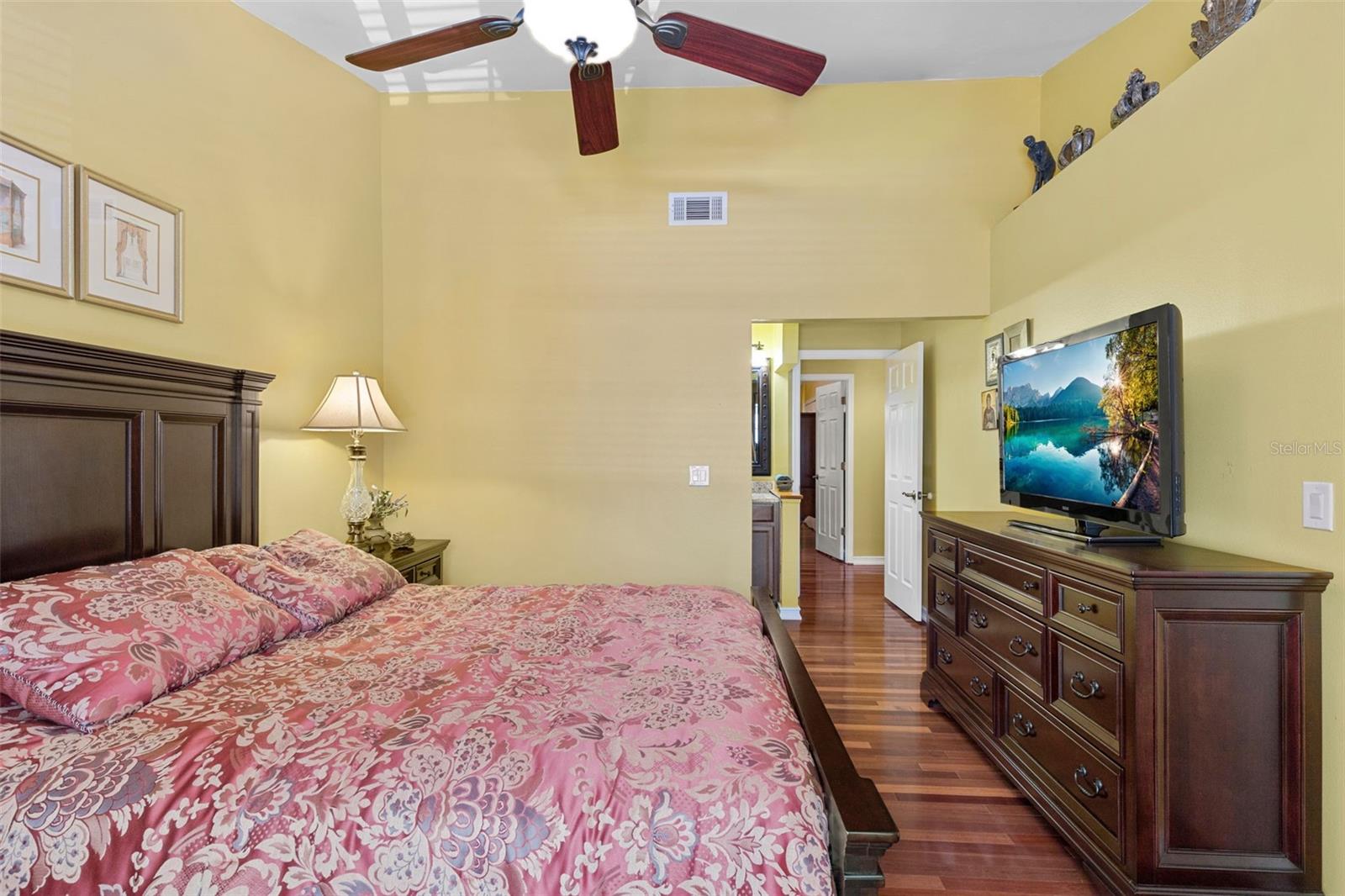 Image 21 of 39 For 5100 Burchette Road 2701