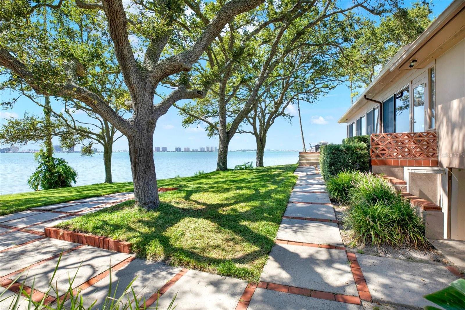 Image 15 of 63 For 4 Baybrook Place