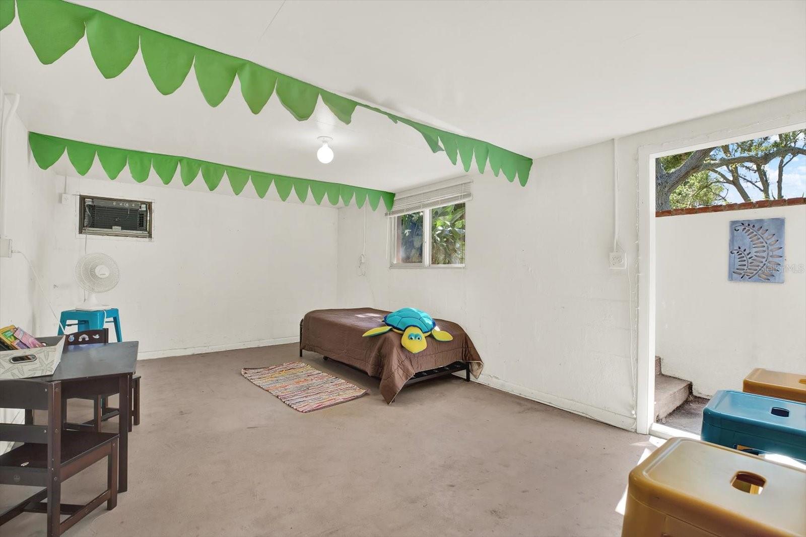 Image 43 of 63 For 4 Baybrook Place